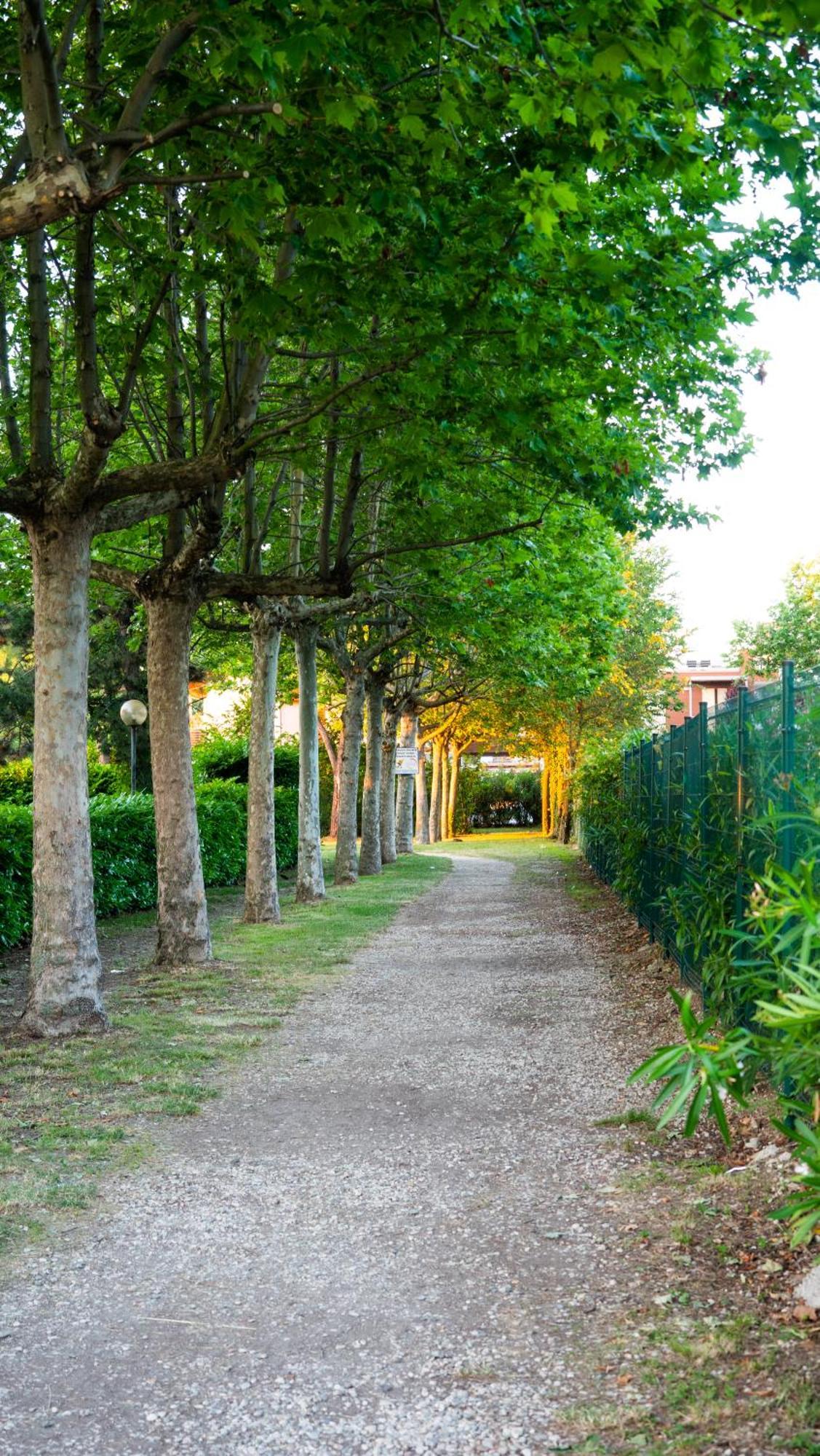 Gasparina Village Castelnuovo del Garda Luaran gambar